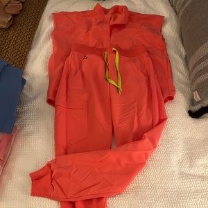 Pink Figs, XS bottoms, XXS top. In perfect condition!